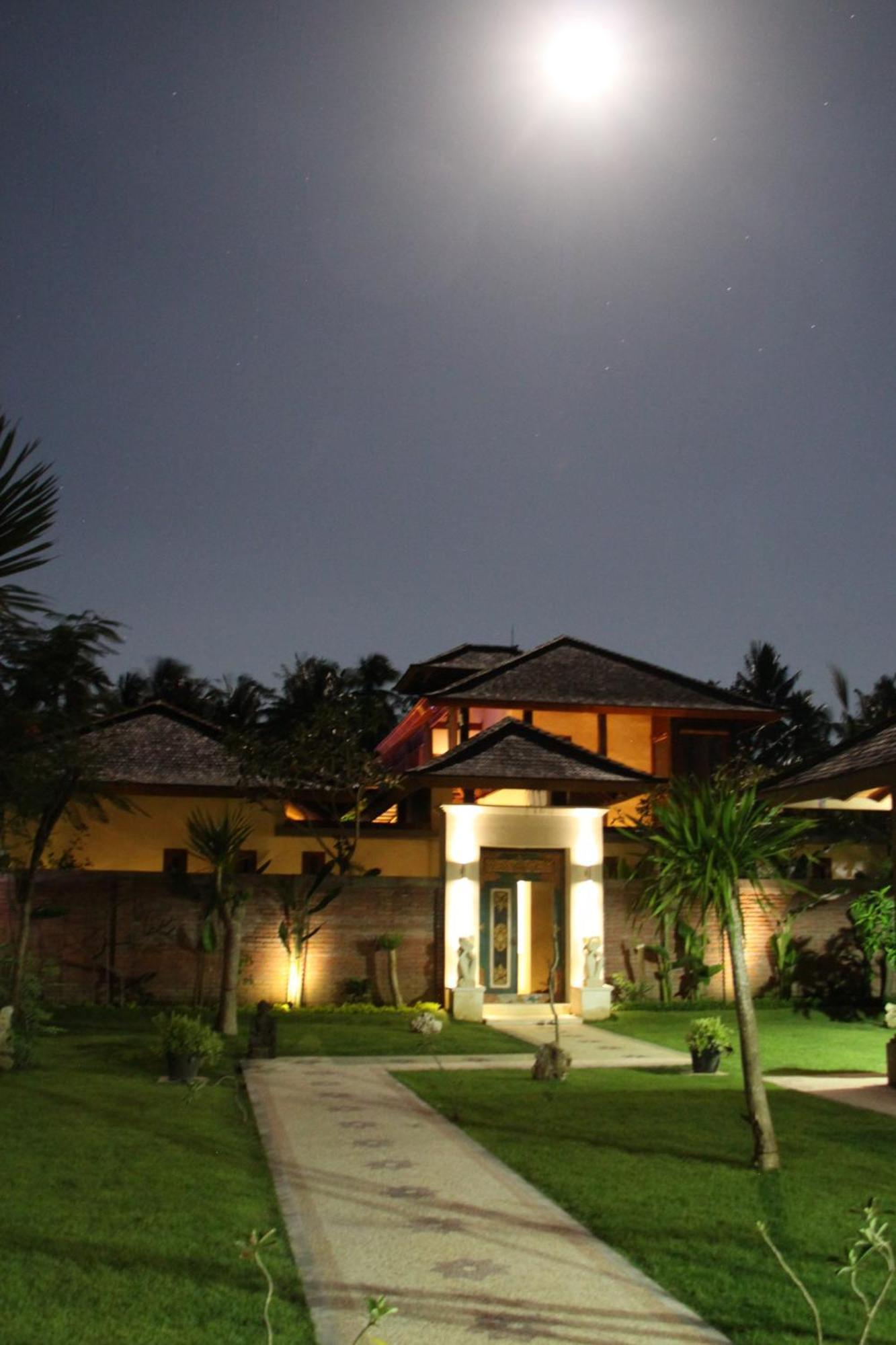 Villa Rumah Isah Candidasa Exteriör bild